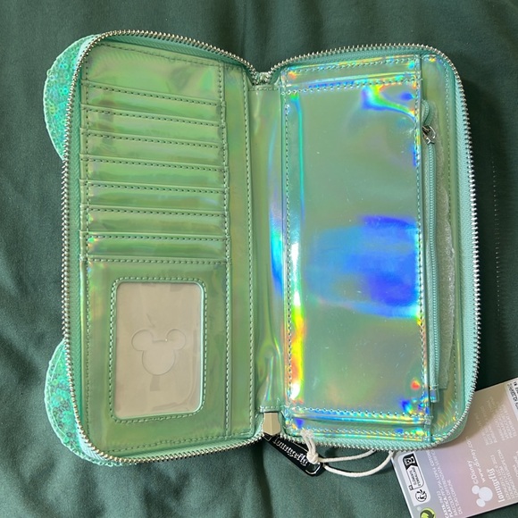 Walt Disney 100th Holographic Platinum and Wonder Wallet - Picture 3 of 5